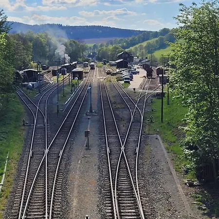 Ferienwohnungen An Der Fichtelbergbahn Cranzahl Exterior foto